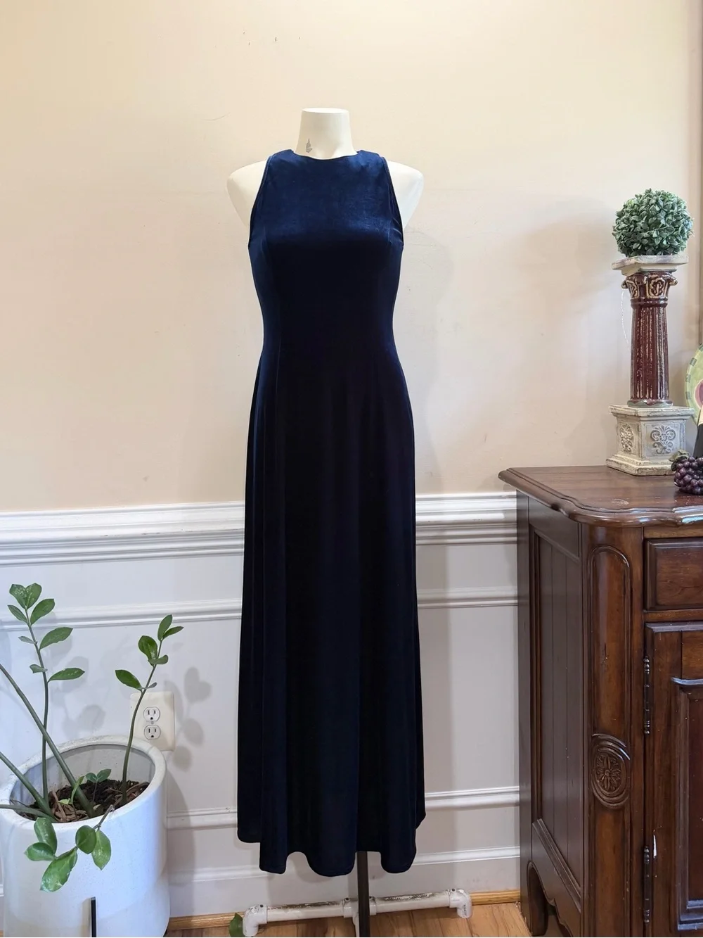 Papell Boutique Elegant Navy Velvet Maxi Dress - Sleeveless Evening Gown